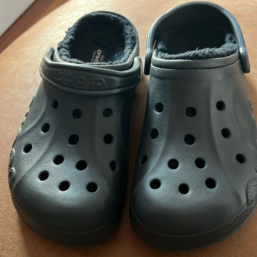 Crocs size 9